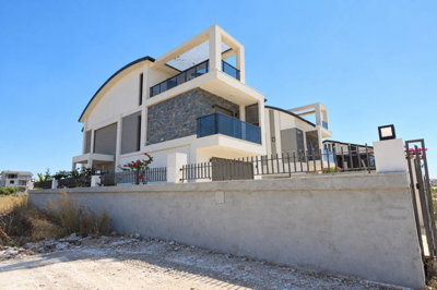 Exterior 3