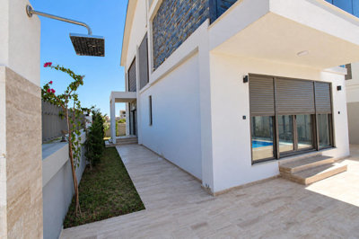 Exterior 7