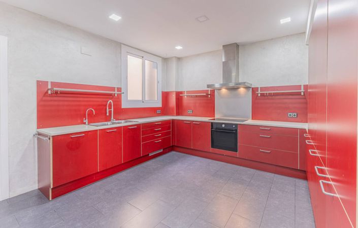 Image No.13-5 Bed Apartment for sale
