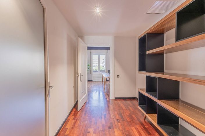 Image No.22-5 Bed Apartment for sale