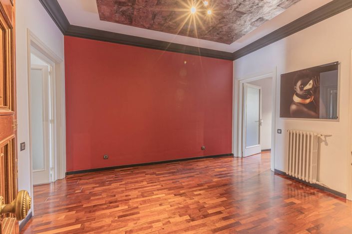 Image No.25-5 Bed Apartment for sale