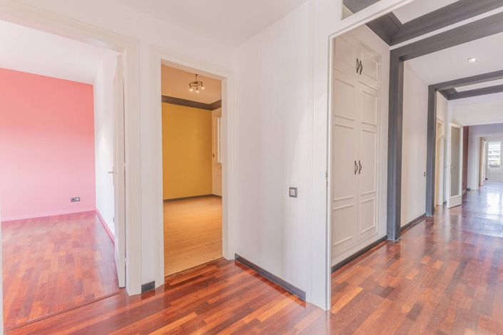 Image No.8-5 Bed Apartment for sale