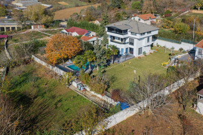 Exterior 2