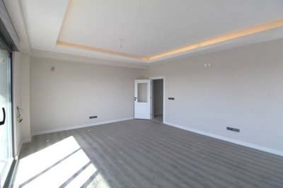 Interior 3