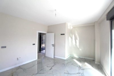 Interior 7
