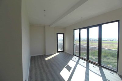 Interior 8