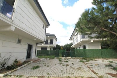 Exterior 3