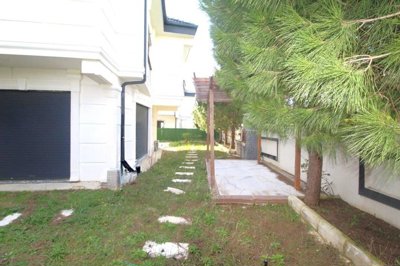 Exterior 4