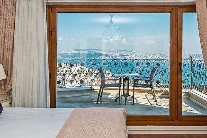 Image No.11-10 Bed Commercial for sale