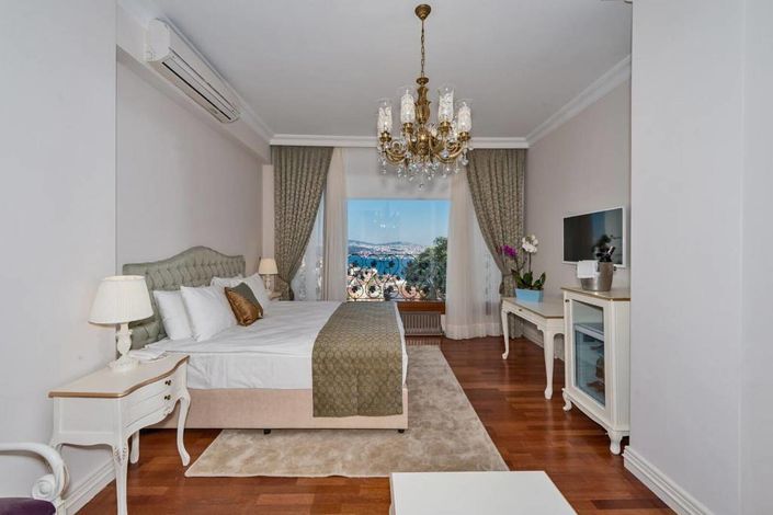 Image No.6-10 Bed Commercial for sale