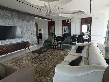 Interior 4