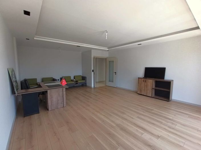 Image No.7-4 Bed Apartment for sale