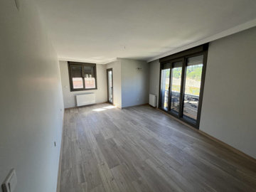 Interior 6