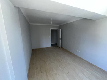 Interior 8