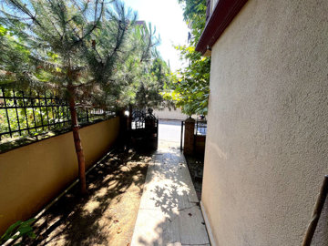 Exterior 8