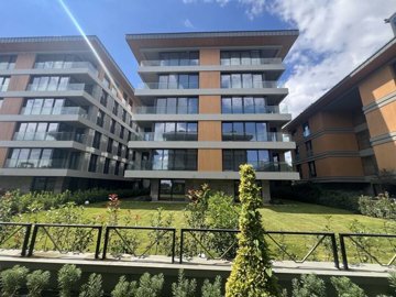 Exterior 5