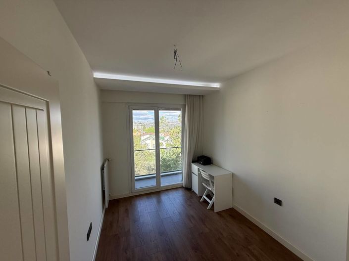Image No.19-3 Bed Apartment for sale