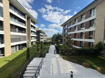 Exterior 4