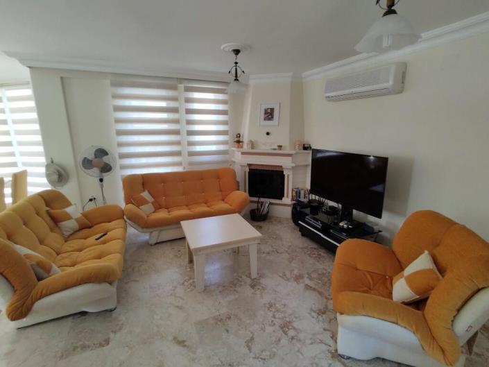 Image No.14-2 Bed Semi-Detached for sale