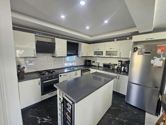 Image No.7-4 Bed Villa for sale