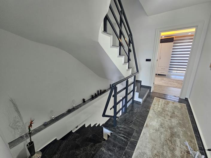 Image No.10-4 Bed Villa for sale