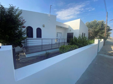 1 - Pervolia, Maison