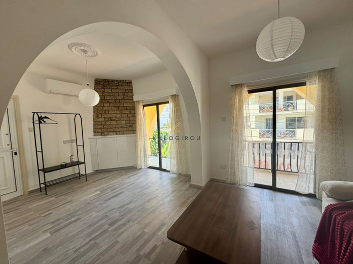 Image No.11-6 Bed House for sale