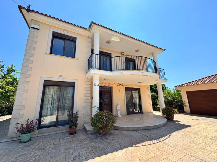 Image No.2-5 Bed House for sale