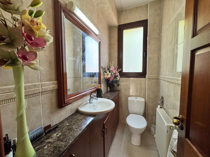 Image No.9-5 Bed House for sale