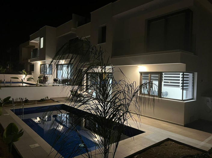 Image No.21-3 Bed House for sale