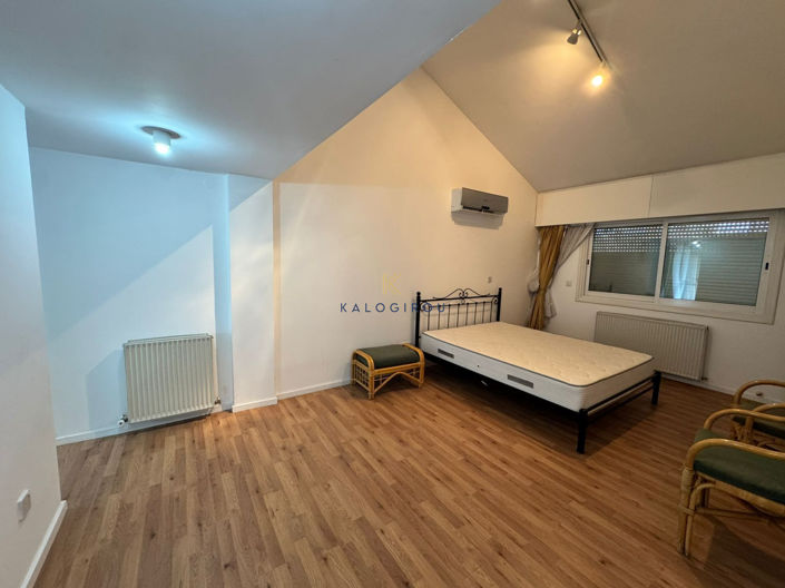 Image No.12-8 Bed House for sale