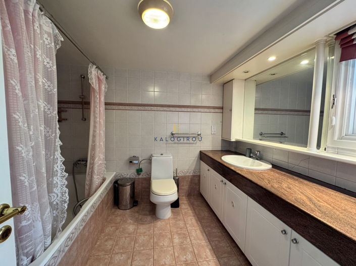 Image No.15-8 Bed House for sale