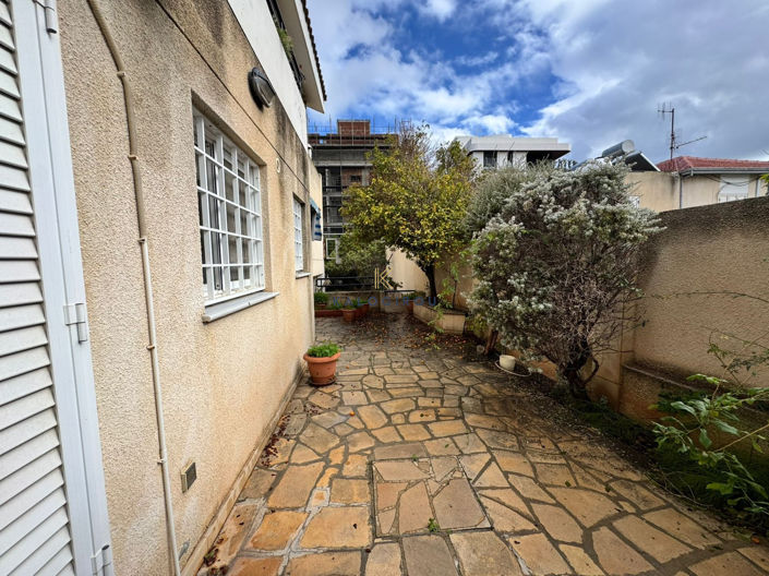 Image No.22-8 Bed House for sale