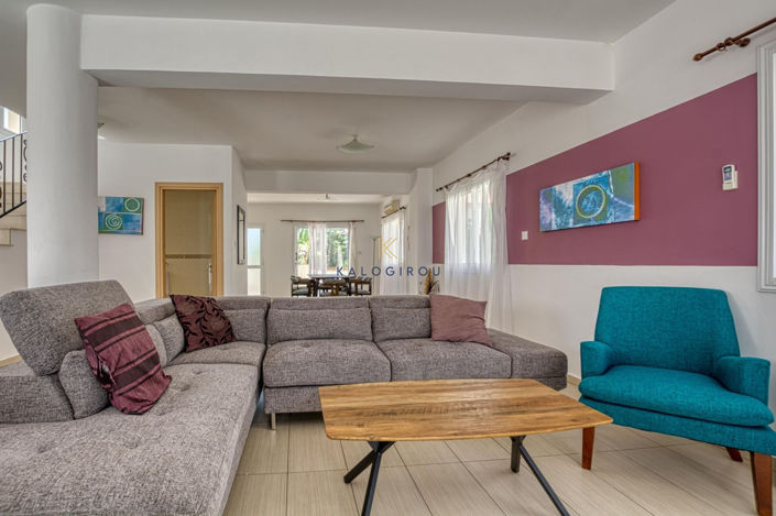 Image No.3-3 Bed House for sale