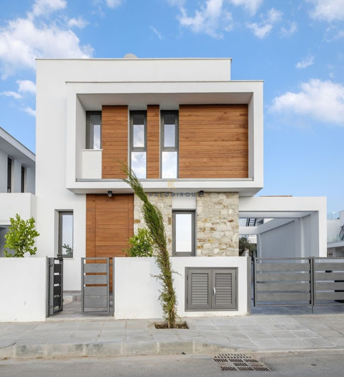 Image No.3-4 Bed House for sale