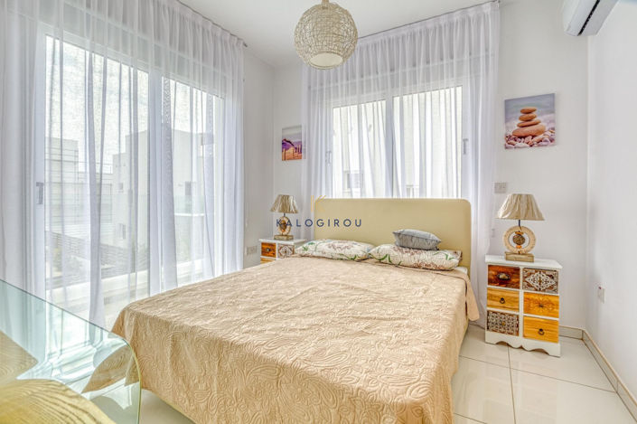 Image No.12-3 Bed House for sale