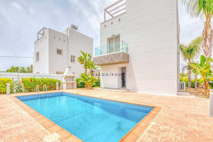 Image No.2-3 Bed House for sale