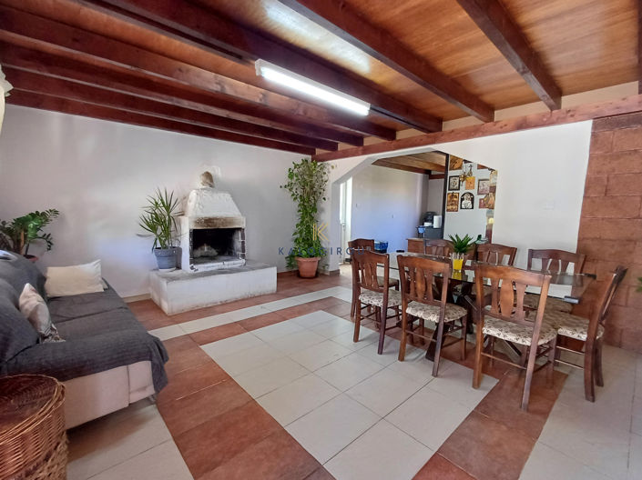 Image No.6-6 Bed House for sale