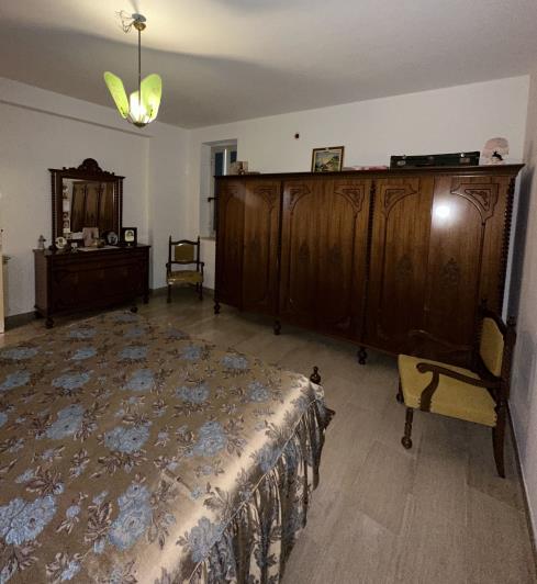 Image No.24-5 Bed Semi-Detached for sale