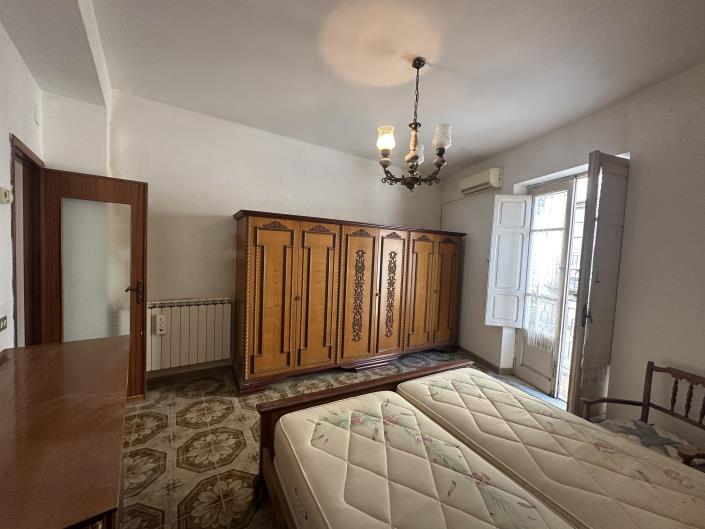 Image No.32-4 Bed Townhouse for sale