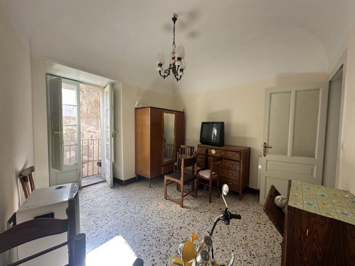 Image No.26-4 Bed Townhouse for sale