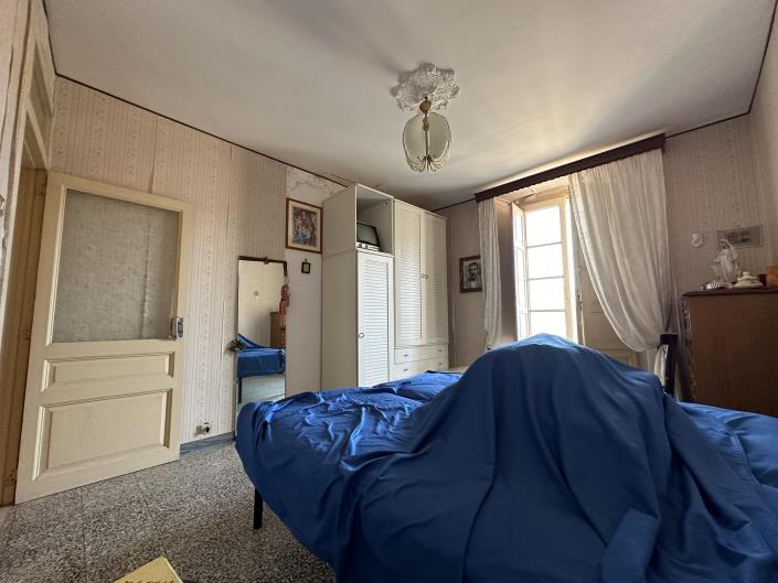 Image No.21-2 Bed Townhouse for sale