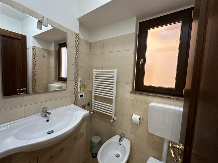 Image No.21-2 Bed Townhouse for sale