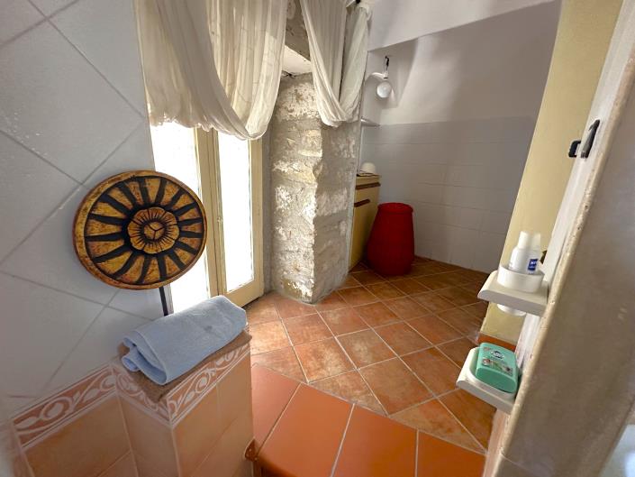 Image No.35-5 Bed Property for sale