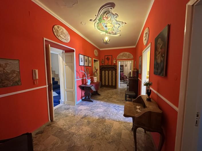 Image No.29-5 Bed Property for sale
