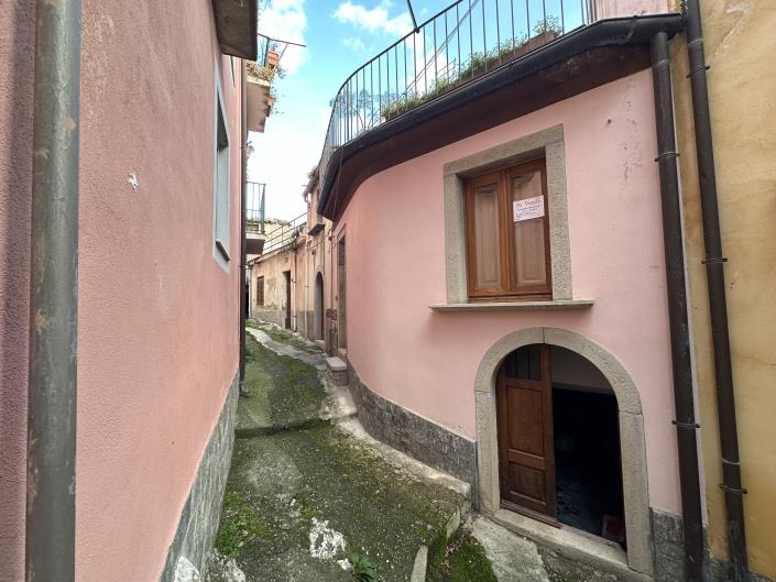 Image No.4-2 Bed House for sale