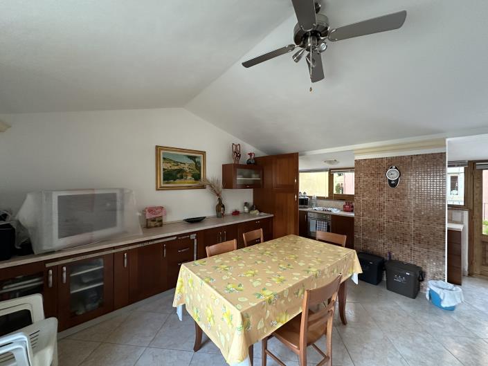 Image No.8-2 Bed House for sale