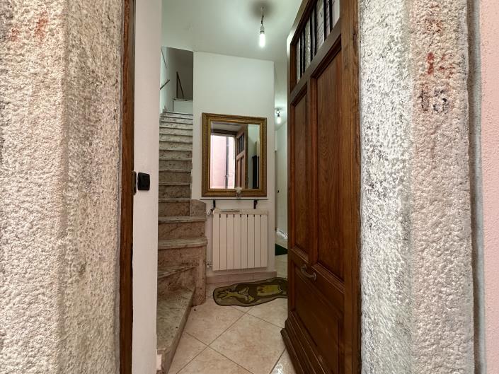 Image No.11-2 Bed House for sale