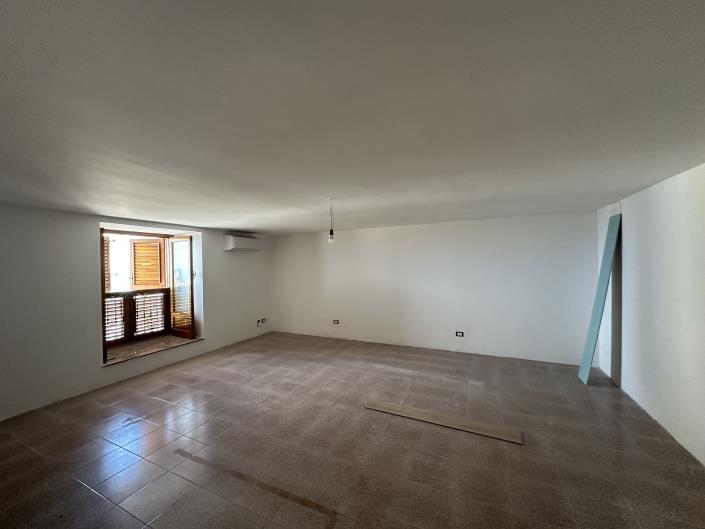 Image No.26-4 Bed Townhouse for sale