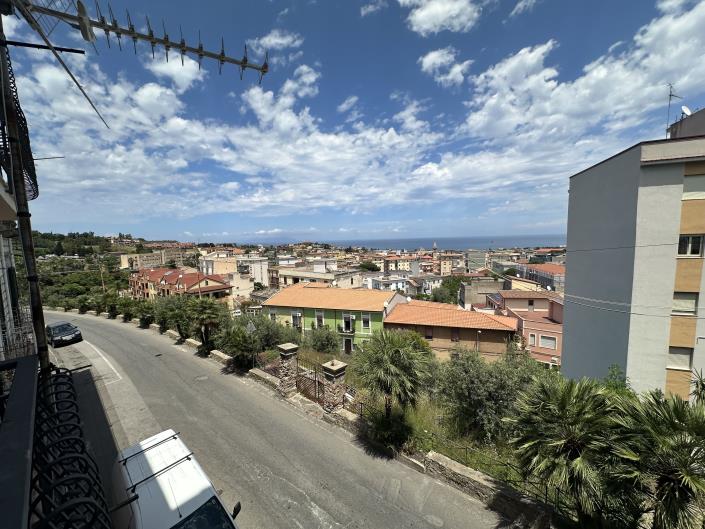 Image No.27-4 Bed Townhouse for sale
